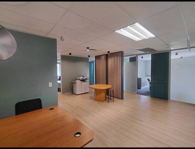 229M² OFFICE TO LET IN MAGALIESSIG